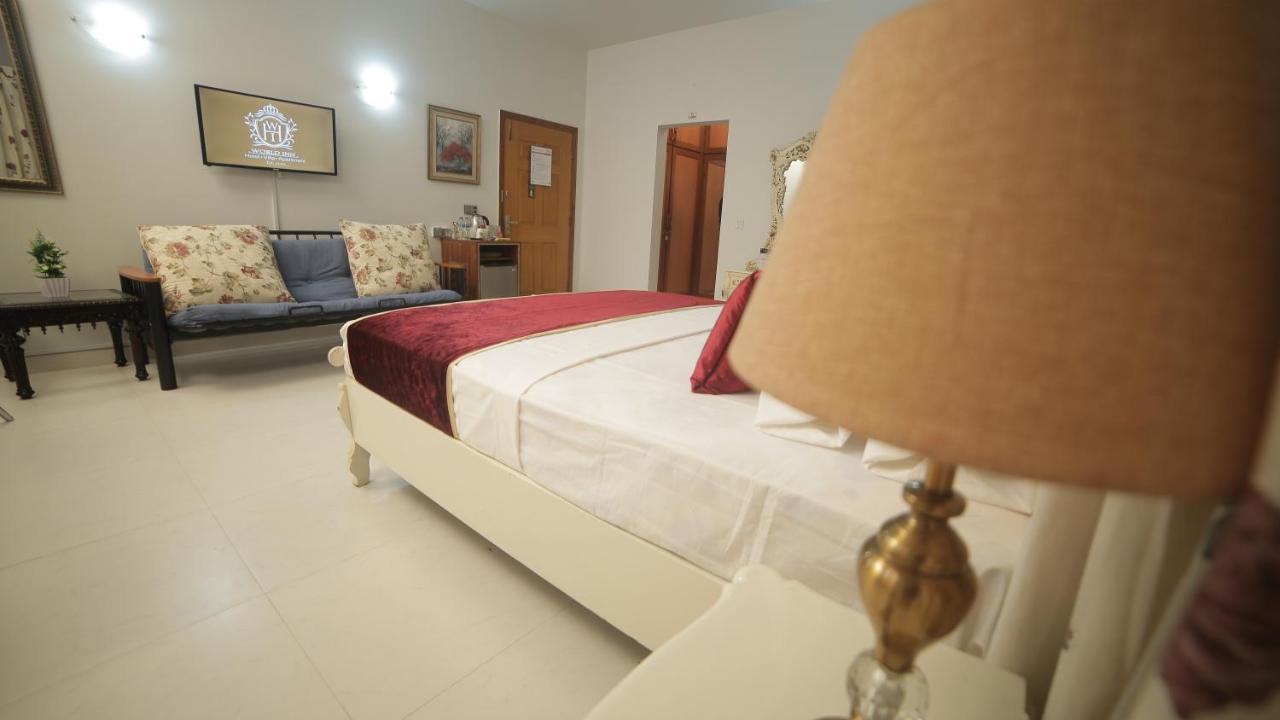 Four Squares Karachi Bed & Breakfast Exterior photo