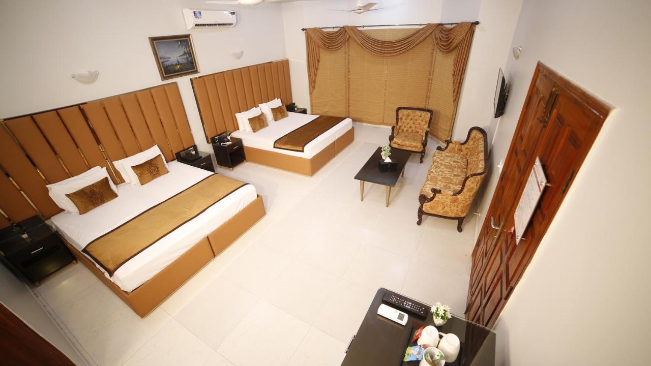 Four Squares Karachi Bed & Breakfast Exterior photo