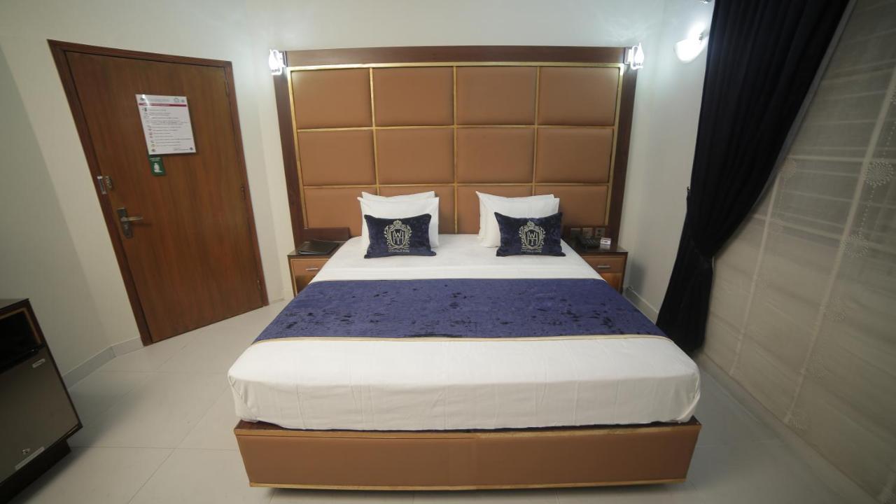 Four Squares Karachi Bed & Breakfast Exterior photo