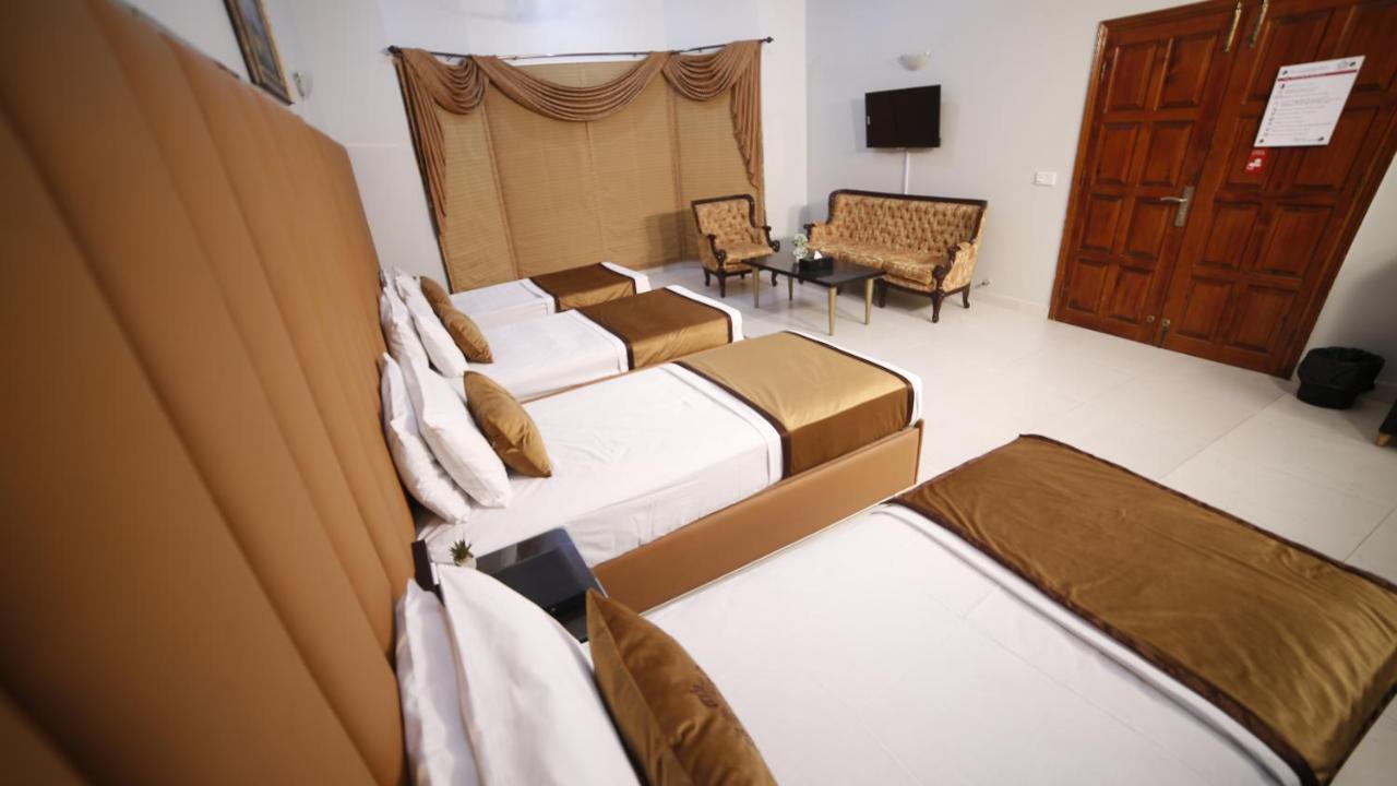 Four Squares Karachi Bed & Breakfast Exterior photo