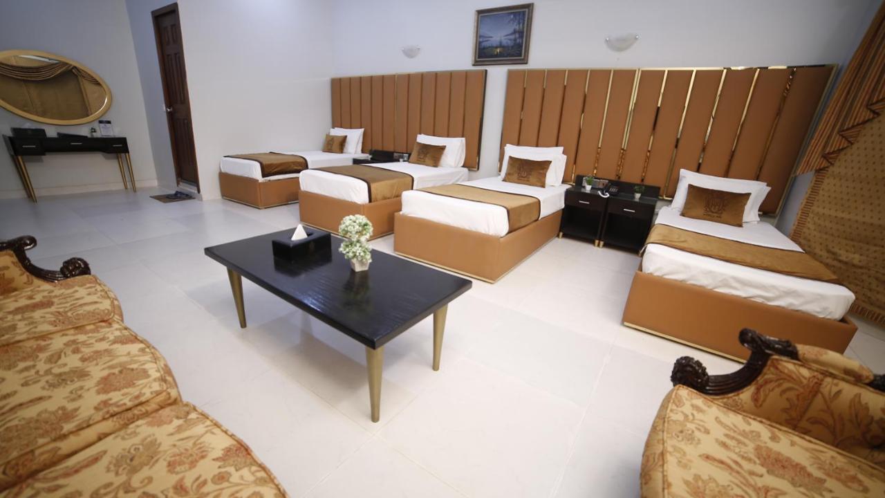 Four Squares Karachi Bed & Breakfast Exterior photo
